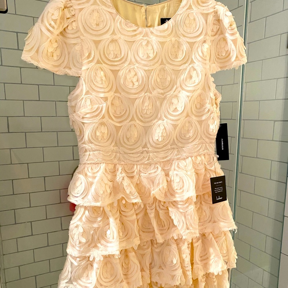Ruffle dress with sequence